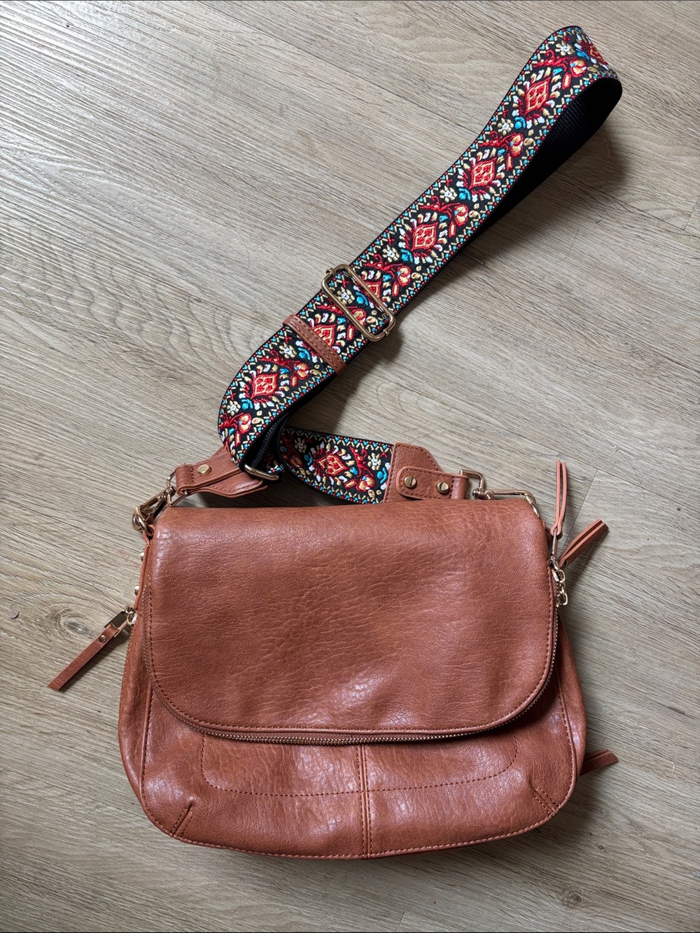 Women's Tan Leather Crossbody Bag with Patterned Strap